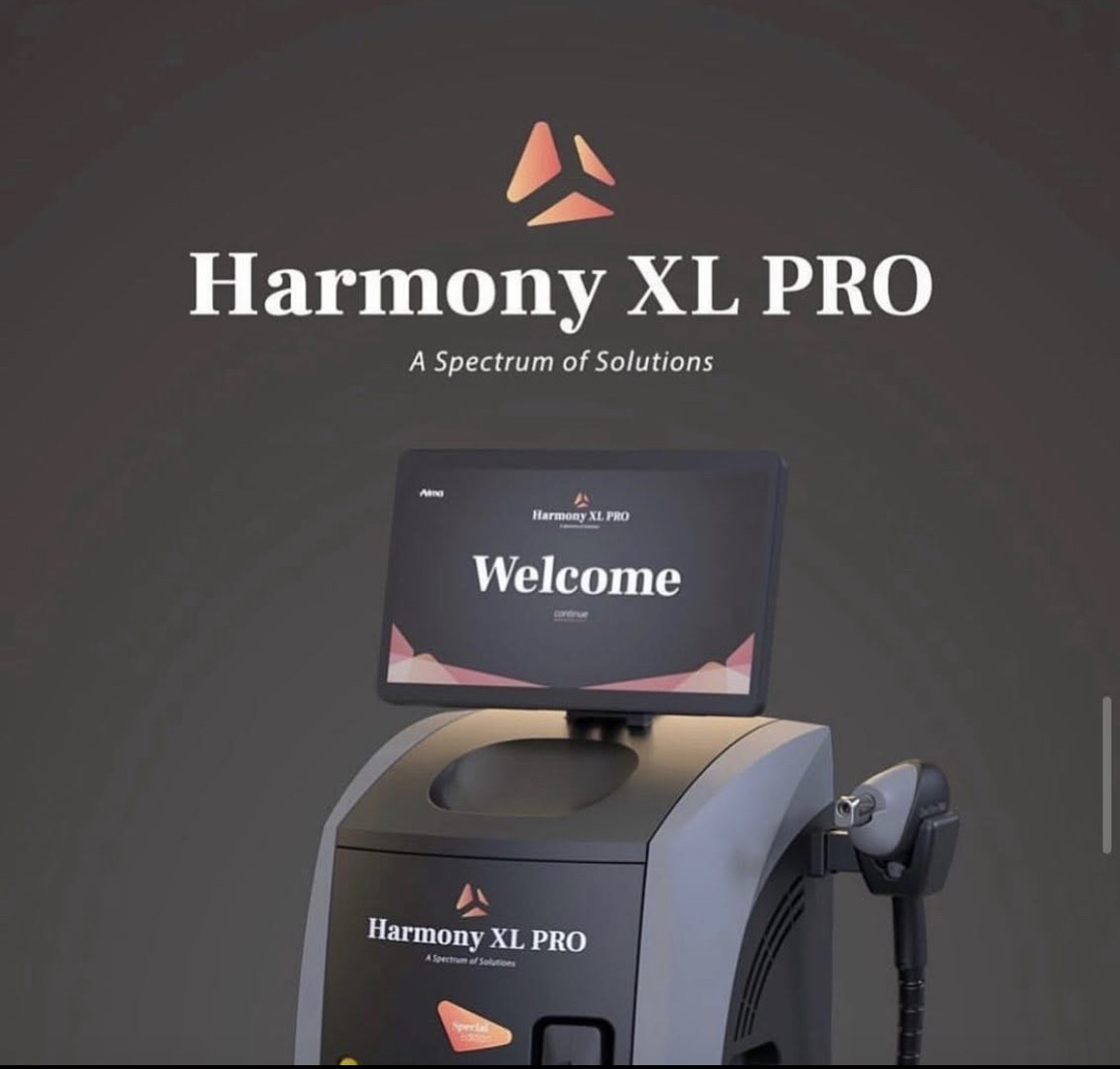 Harmony XL PRO — IPL- og laserplattforma som blir brukt i klinikken